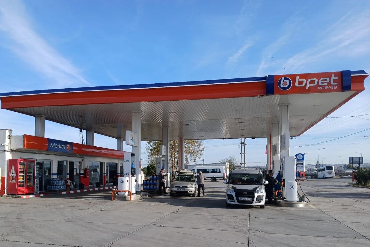 RJT PETROL’ ”Örnek İstasyon”